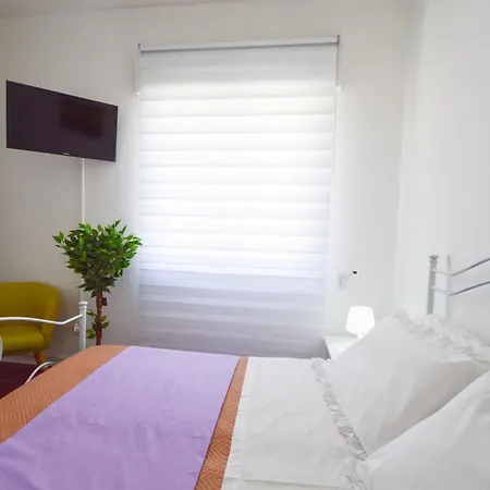 Ekaterina House 2 Minuti Dal Mare Brolo